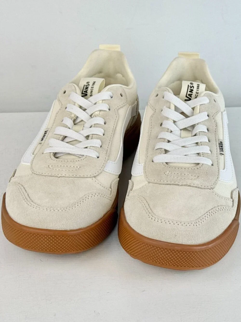 Men's 9 - VANS UltraRange EXP Sneaker - Suede Gum Classic White